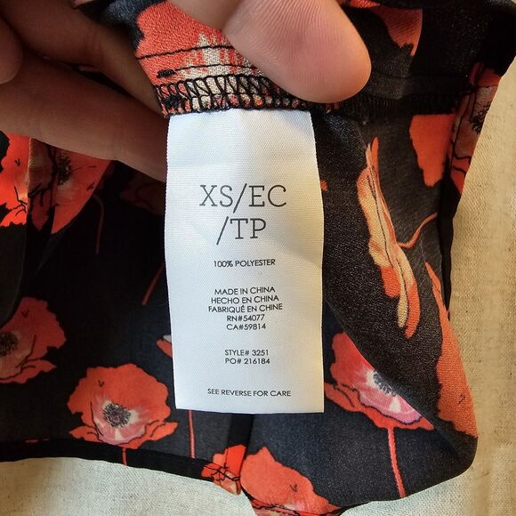CABI Flanders Top Red Poppy Print Floral Blouse Short Sleeve Back Faux Wrap XS - Picture 5 of 9